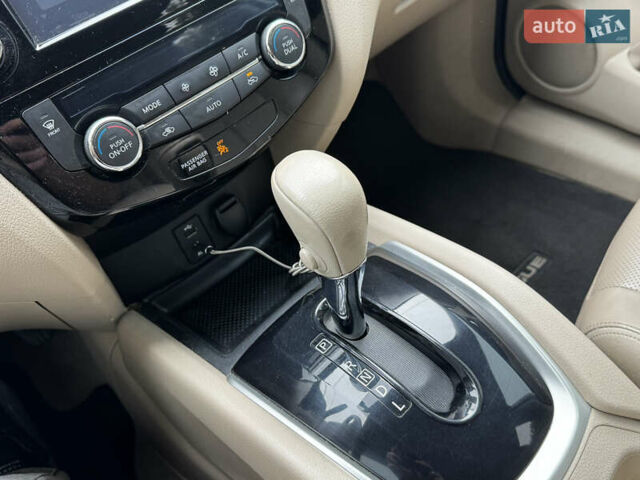 Белый Ниссан Rogue, объемом двигателя 2.5 л и пробегом 178 тыс. км за 11999 $, фото 24 на Automoto.ua