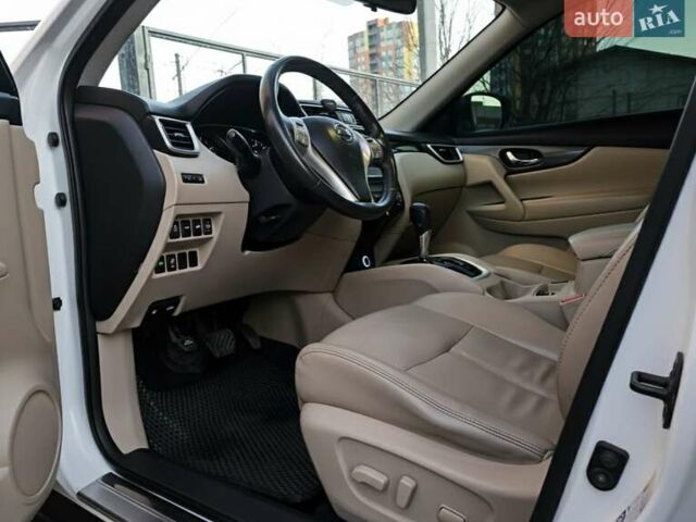 Белый Ниссан Rogue, объемом двигателя 2.49 л и пробегом 178 тыс. км за 13000 $, фото 8 на Automoto.ua