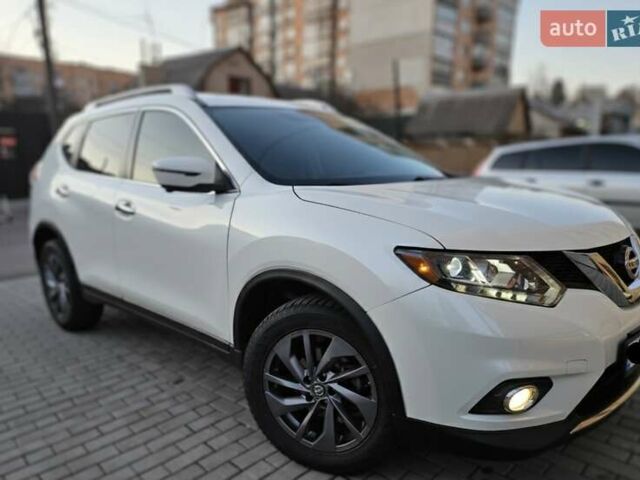 Белый Ниссан Rogue, объемом двигателя 2.49 л и пробегом 178 тыс. км за 13000 $, фото 3 на Automoto.ua