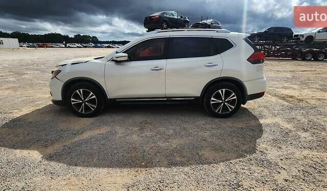 Белый Ниссан Rogue, объемом двигателя 2.49 л и пробегом 132 тыс. км за 11300 $, фото 2 на Automoto.ua