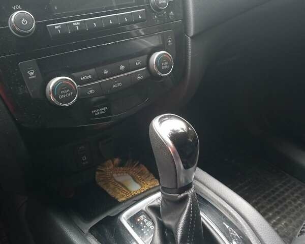 Белый Ниссан Rogue, объемом двигателя 2.5 л и пробегом 115 тыс. км за 15255 $, фото 13 на Automoto.ua