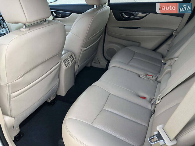 Білий Ніссан Rogue, об'ємом двигуна 2.5 л та пробігом 117 тис. км за 14600 $, фото 2 на Automoto.ua