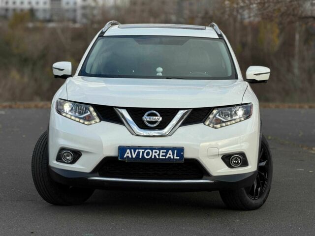 Белый Ниссан Rogue, объемом двигателя 2.5 л и пробегом 112 тыс. км за 15000 $, фото 2 на Automoto.ua