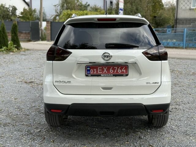 Белый Ниссан Rogue, объемом двигателя 2.5 л и пробегом 180 тыс. км за 13500 $, фото 9 на Automoto.ua