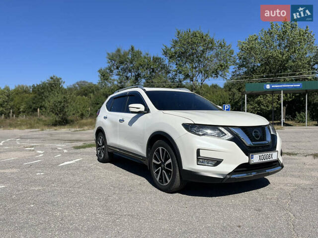 Белый Ниссан Rogue, объемом двигателя 2.49 л и пробегом 186 тыс. км за 16000 $, фото 1 на Automoto.ua
