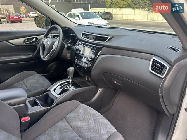 Белый Ниссан Rogue, объемом двигателя 2.5 л и пробегом 165 тыс. км за 10900 $, фото 19 на Automoto.ua