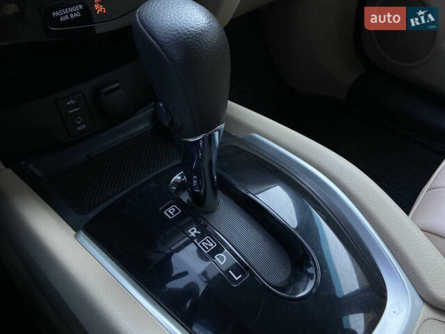 Білий Ніссан Rogue, об'ємом двигуна 2.49 л та пробігом 140 тис. км за 12999 $, фото 10 на Automoto.ua
