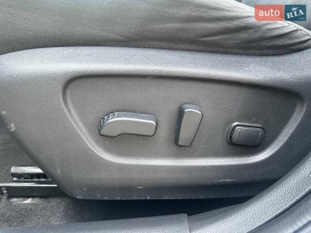 Белый Ниссан Rogue, объемом двигателя 2.5 л и пробегом 165 тыс. км за 10900 $, фото 10 на Automoto.ua