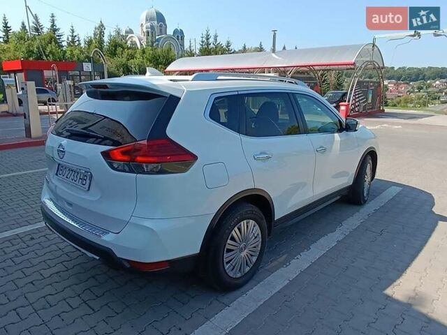 Ниссан Rogue 2016 в Тернополе на Automoto.ua Белый Ниссан Rogue, объемом двигателя 2.5 л и пробегом 192 тыс. км за 12999 $, фото 4 на Automoto.ua