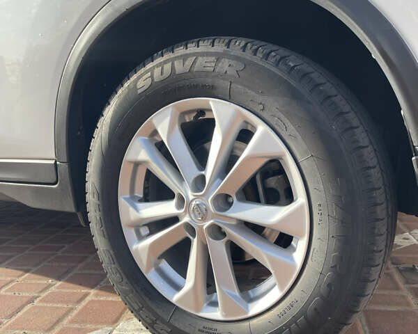 Белый Ниссан Rogue, объемом двигателя 2.49 л и пробегом 220 тыс. км за 11800 $, фото 8 на Automoto.ua