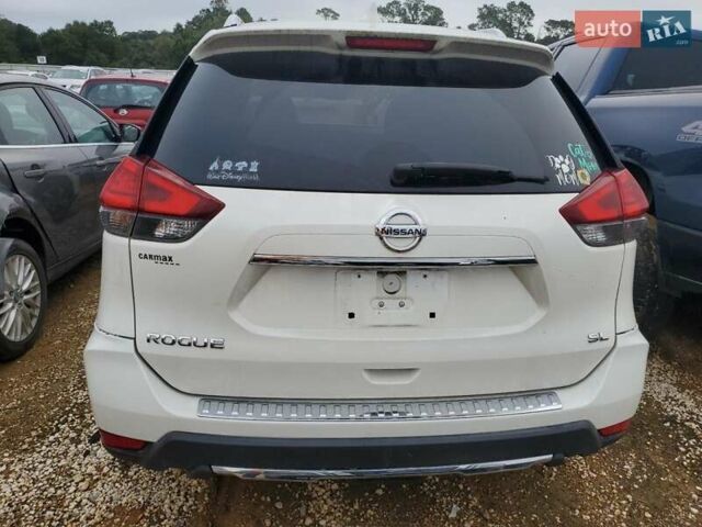 Белый Ниссан Rogue, объемом двигателя 2.49 л и пробегом 132 тыс. км за 11300 $, фото 12 на Automoto.ua