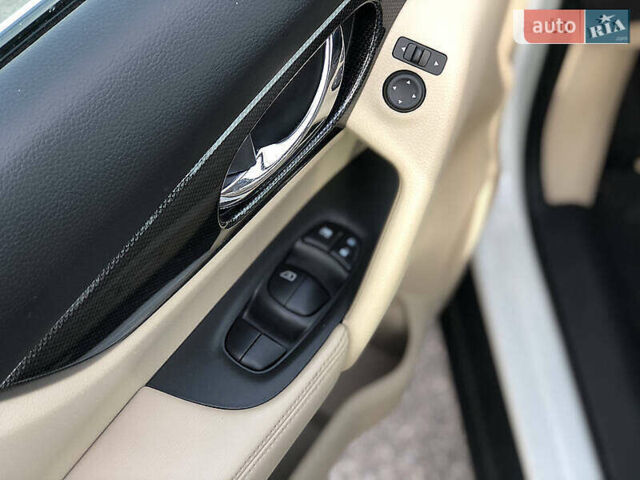 Білий Ніссан Rogue, об'ємом двигуна 2.5 л та пробігом 117 тис. км за 14600 $, фото 5 на Automoto.ua