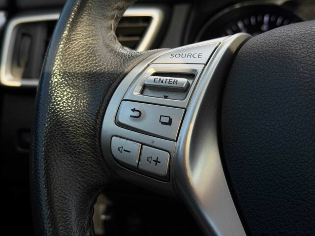 Белый Ниссан Rogue, объемом двигателя 2.5 л и пробегом 112 тыс. км за 15000 $, фото 16 на Automoto.ua