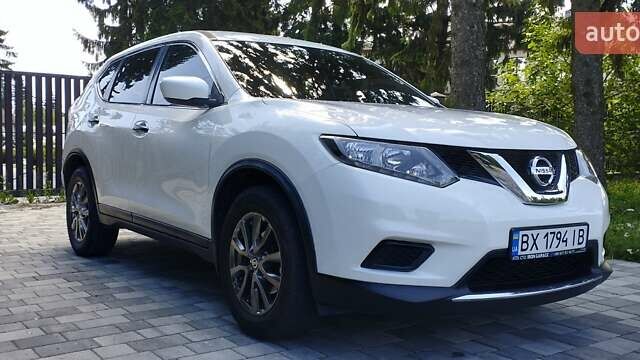 Белый Ниссан Rogue, объемом двигателя 2.49 л и пробегом 161 тыс. км за 12800 $, фото 1 на Automoto.ua