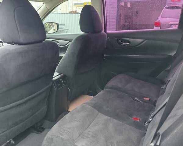 Белый Ниссан Rogue, объемом двигателя 2.49 л и пробегом 125 тыс. км за 15500 $, фото 3 на Automoto.ua