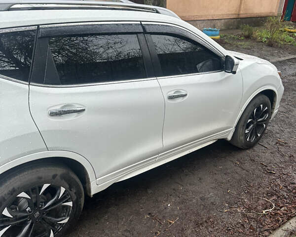 Белый Ниссан Rogue, объемом двигателя 2.49 л и пробегом 87 тыс. км за 16000 $, фото 4 на Automoto.ua