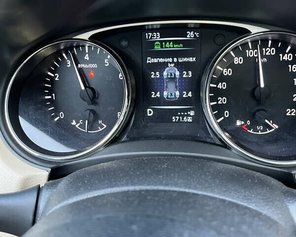 Белый Ниссан Rogue, объемом двигателя 2.49 л и пробегом 186 тыс. км за 16000 $, фото 17 на Automoto.ua