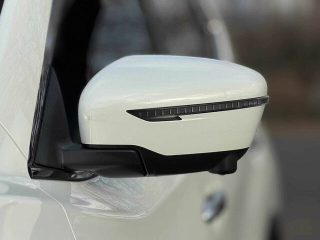 Белый Ниссан Rogue, объемом двигателя 2.5 л и пробегом 112 тыс. км за 15000 $, фото 5 на Automoto.ua