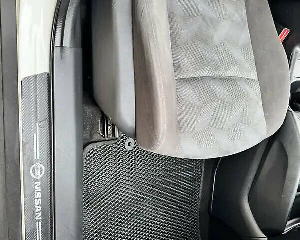 Белый Ниссан Rogue, объемом двигателя 2.49 л и пробегом 186 тыс. км за 13999 $, фото 20 на Automoto.ua