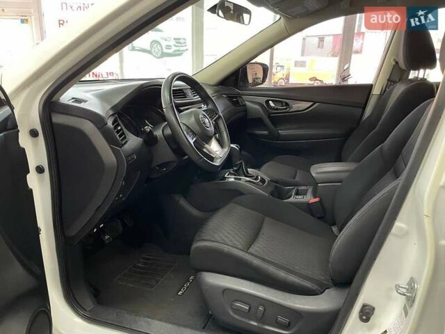 Белый Ниссан Rogue, объемом двигателя 2.49 л и пробегом 264 тыс. км за 13190 $, фото 19 на Automoto.ua