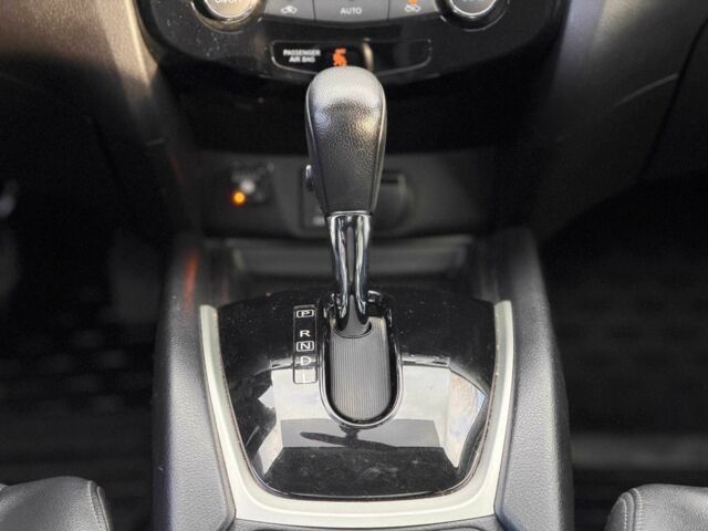 Белый Ниссан Rogue, объемом двигателя 2.5 л и пробегом 112 тыс. км за 15000 $, фото 14 на Automoto.ua