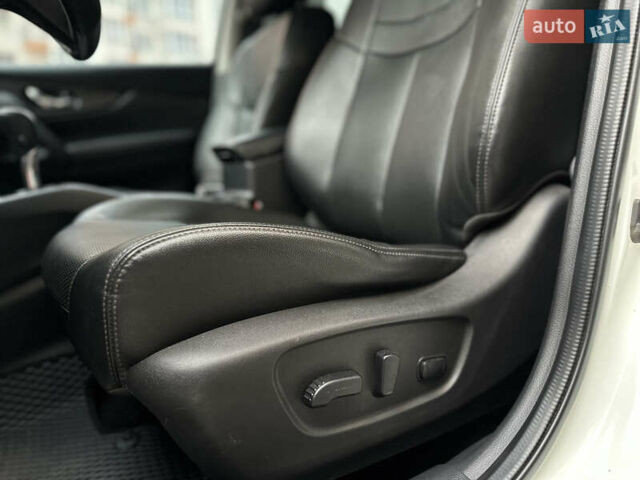 Белый Ниссан Rogue, объемом двигателя 2.49 л и пробегом 172 тыс. км за 14499 $, фото 47 на Automoto.ua