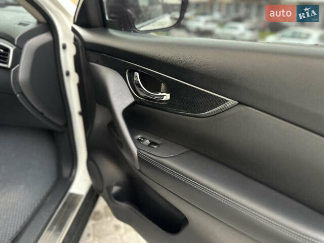 Белый Ниссан Rogue, объемом двигателя 2.49 л и пробегом 172 тыс. км за 14499 $, фото 35 на Automoto.ua