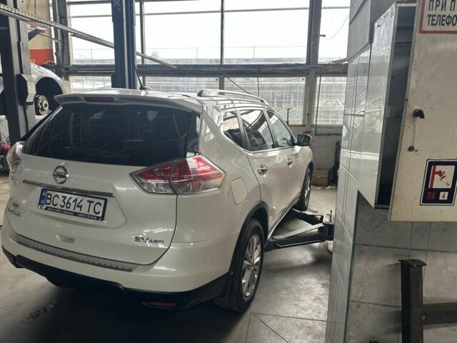 Білий Ніссан Rogue, об'ємом двигуна 2.5 л та пробігом 141 тис. км за 9500 $, фото 4 на Automoto.ua