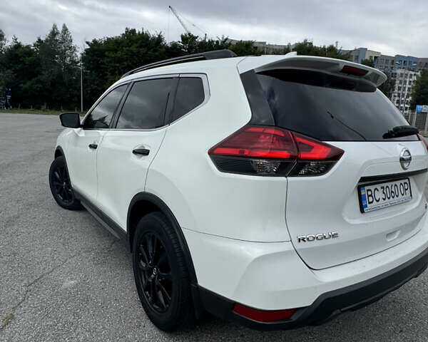 Белый Ниссан Rogue, объемом двигателя 2.5 л и пробегом 248 тыс. км за 14100 $, фото 4 на Automoto.ua