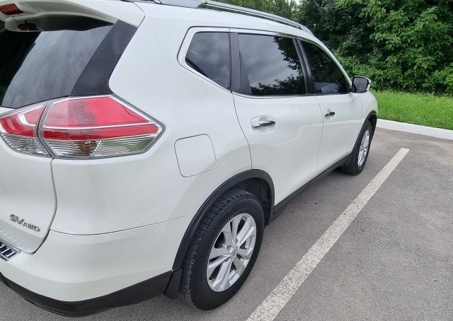 Белый Ниссан Rogue, объемом двигателя 2.5 л и пробегом 130 тыс. км за 12999 $, фото 4 на Automoto.ua