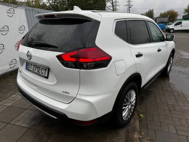 Белый Ниссан Rogue, объемом двигателя 2.5 л и пробегом 166 тыс. км за 12700 $, фото 2 на Automoto.ua