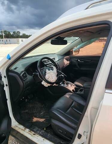 Белый Ниссан Rogue, объемом двигателя 2.49 л и пробегом 132 тыс. км за 11300 $, фото 4 на Automoto.ua