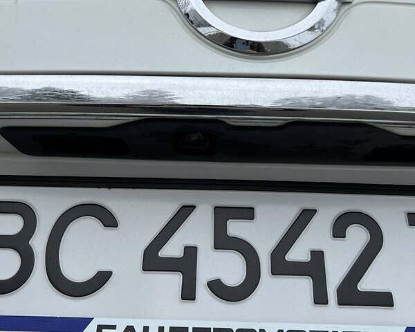 Белый Ниссан Rogue, объемом двигателя 2.49 л и пробегом 86 тыс. км за 11700 $, фото 4 на Automoto.ua