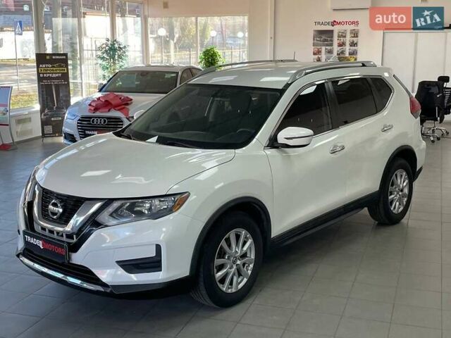 Белый Ниссан Rogue, объемом двигателя 2.49 л и пробегом 264 тыс. км за 13190 $, фото 2 на Automoto.ua