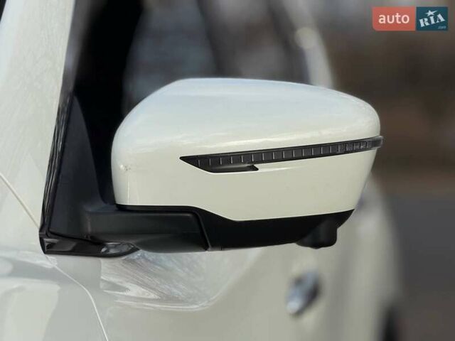 Белый Ниссан Rogue, объемом двигателя 2.5 л и пробегом 112 тыс. км за 15000 $, фото 8 на Automoto.ua