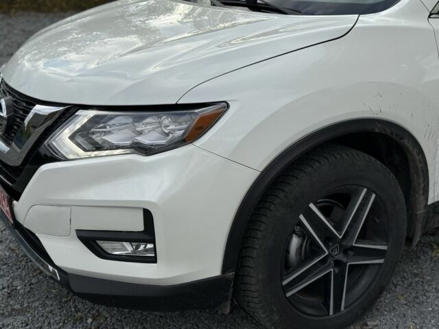 Белый Ниссан Rogue, объемом двигателя 2.5 л и пробегом 180 тыс. км за 13500 $, фото 5 на Automoto.ua