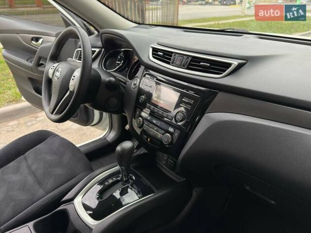 Белый Ниссан Rogue, объемом двигателя 2.5 л и пробегом 130 тыс. км за 11999 $, фото 22 на Automoto.ua