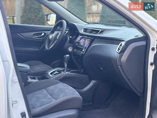 Білий Ніссан Rogue, об'ємом двигуна 2.5 л та пробігом 220 тис. км за 12000 $, фото 36 на Automoto.ua