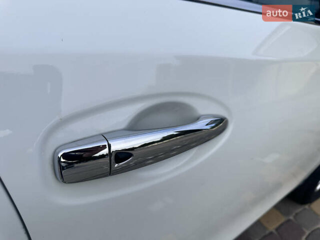 Белый Ниссан Rogue, объемом двигателя 2.5 л и пробегом 165 тыс. км за 10900 $, фото 18 на Automoto.ua