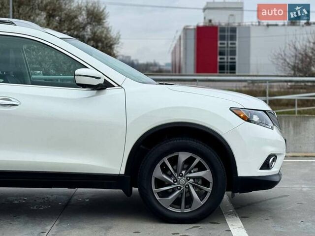 Белый Ниссан Rogue, объемом двигателя 2.5 л и пробегом 151 тыс. км за 15300 $, фото 8 на Automoto.ua