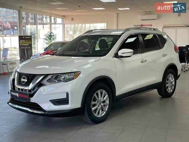 Белый Ниссан Rogue, объемом двигателя 2.49 л и пробегом 264 тыс. км за 13190 $, фото 1 на Automoto.ua