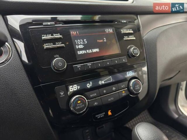 Белый Ниссан Rogue, объемом двигателя 2.5 л и пробегом 130 тыс. км за 11999 $, фото 18 на Automoto.ua