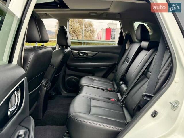 Белый Ниссан Rogue, объемом двигателя 2.5 л и пробегом 151 тыс. км за 15300 $, фото 18 на Automoto.ua