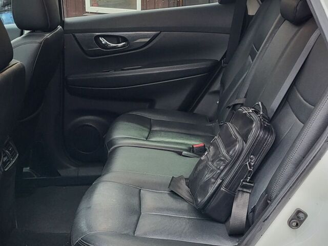 Білий Ніссан Rogue, об'ємом двигуна 2.5 л та пробігом 144 тис. км за 15500 $, фото 14 на Automoto.ua