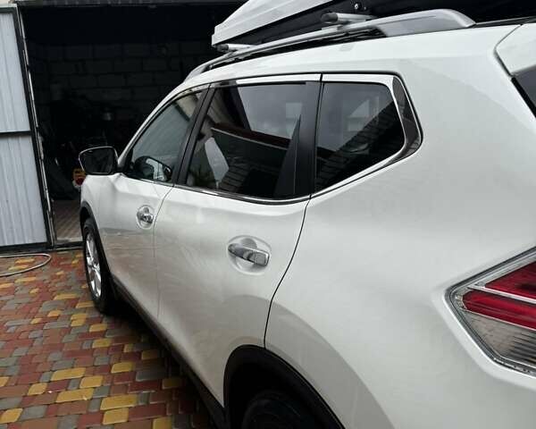 Белый Ниссан Rogue, объемом двигателя 2.49 л и пробегом 96 тыс. км за 17200 $, фото 2 на Automoto.ua