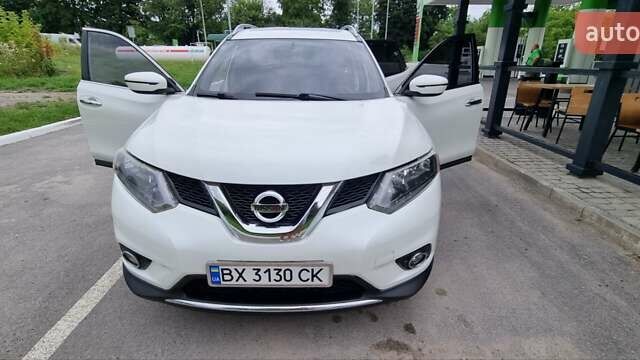 Белый Ниссан Rogue, объемом двигателя 2.49 л и пробегом 129 тыс. км за 13700 $, фото 6 на Automoto.ua