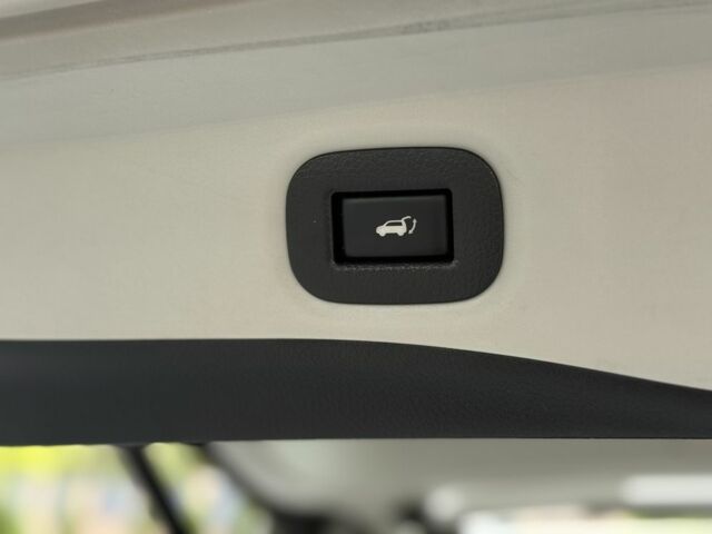 Белый Ниссан Rogue, объемом двигателя 2.5 л и пробегом 180 тыс. км за 13500 $, фото 12 на Automoto.ua