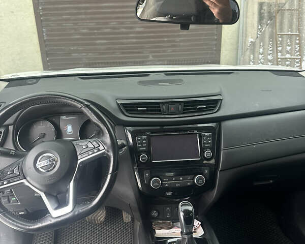 Белый Ниссан Rogue, объемом двигателя 2.49 л и пробегом 87 тыс. км за 16000 $, фото 12 на Automoto.ua