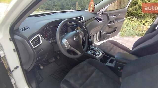 Белый Ниссан Rogue, объемом двигателя 2.49 л и пробегом 161 тыс. км за 12800 $, фото 22 на Automoto.ua