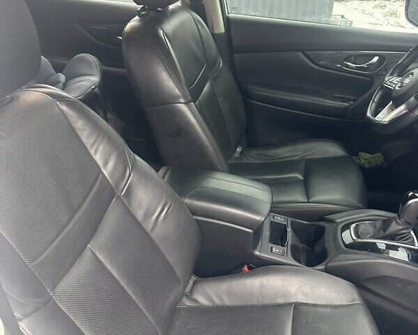 Белый Ниссан Rogue, объемом двигателя 2.49 л и пробегом 87 тыс. км за 16000 $, фото 8 на Automoto.ua